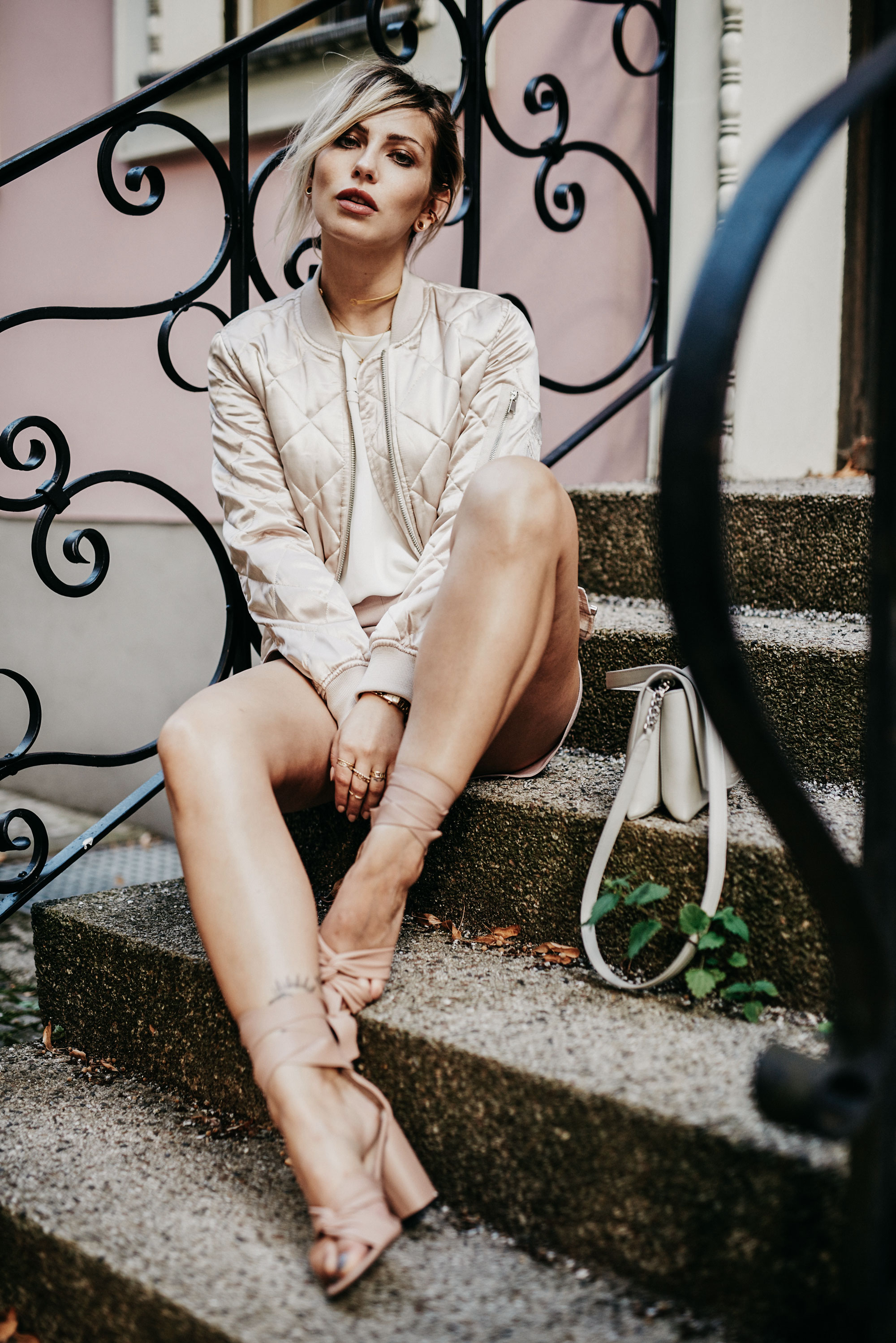 outfit: from head to toe in pink, rose | fashion | location: Berlin Nikolaiviertel | satin bomber jacket from Topshop | find more pictures on my blog