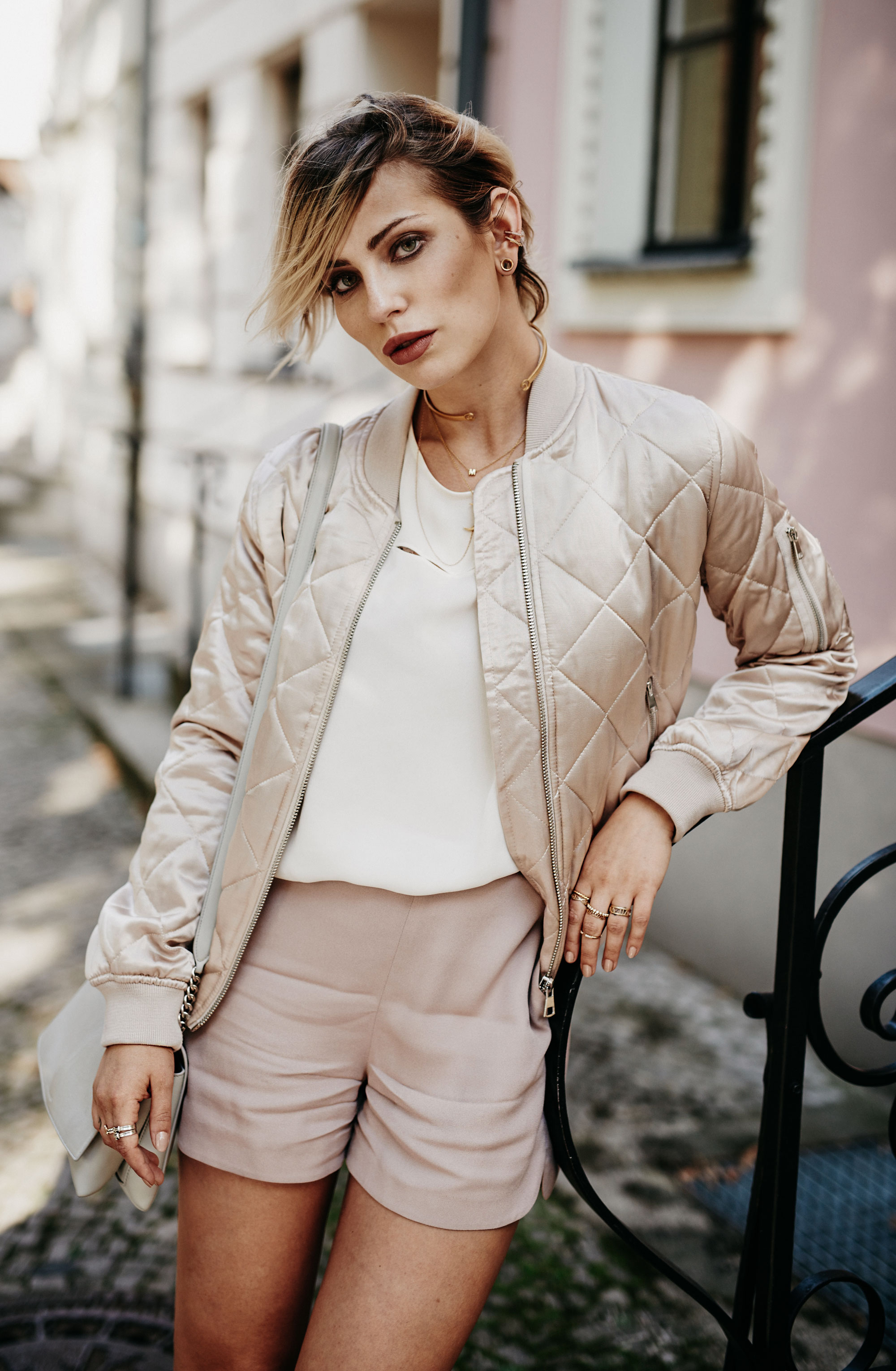 outfit: from head to toe in pink, rose | fashion | location: Berlin Nikolaiviertel | satin bomber jacket from Topshop | find more pictures on my blog