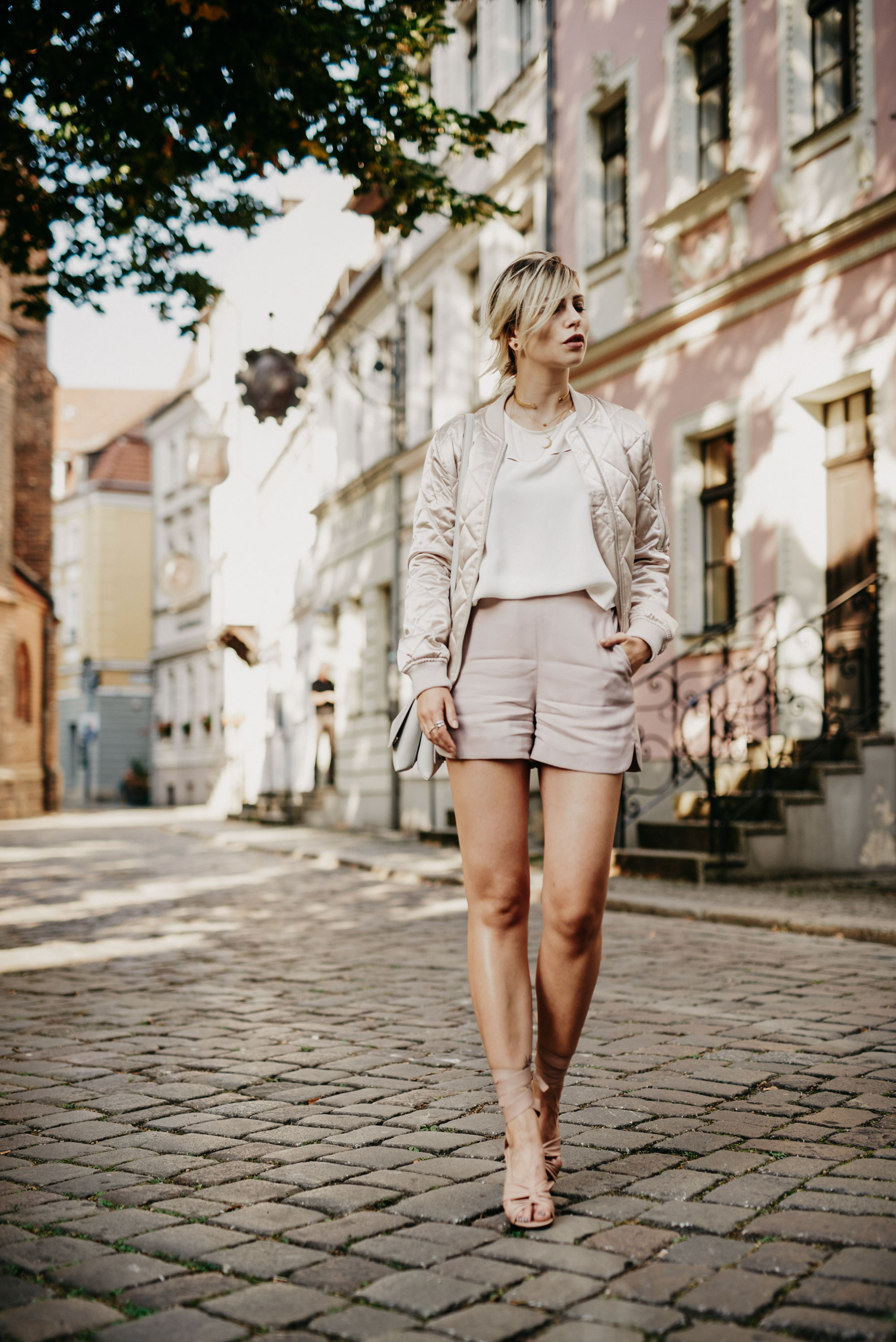 outfit: from head to toe in pink, rose | fashion | location: Berlin Nikolaiviertel | satin bomber jacket from Topshop | find more pictures on my blog