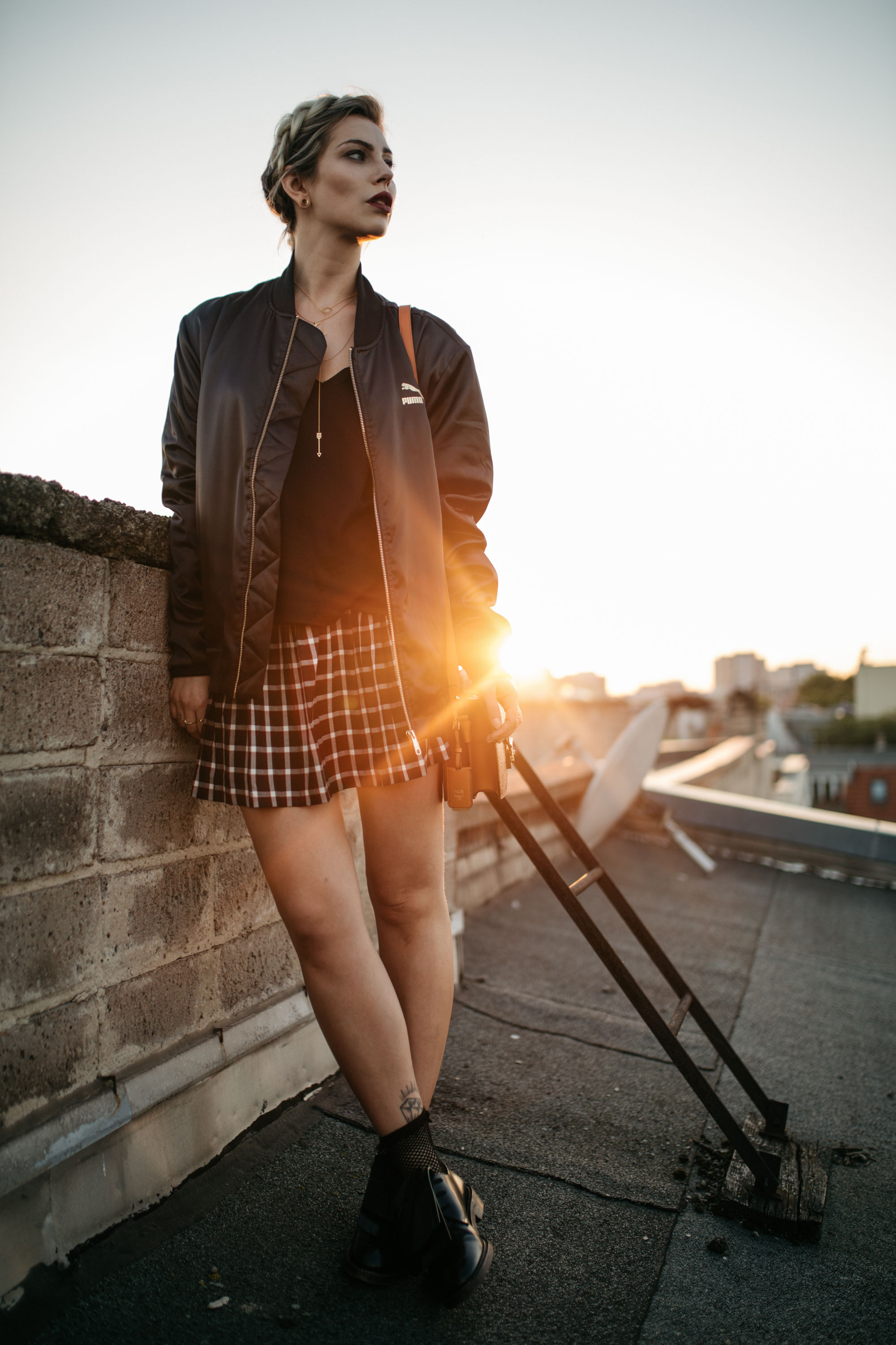 sundowner on the rooftop | Location: Berlin Friedrichshain | style: sporty, casual, girly, college | freedom