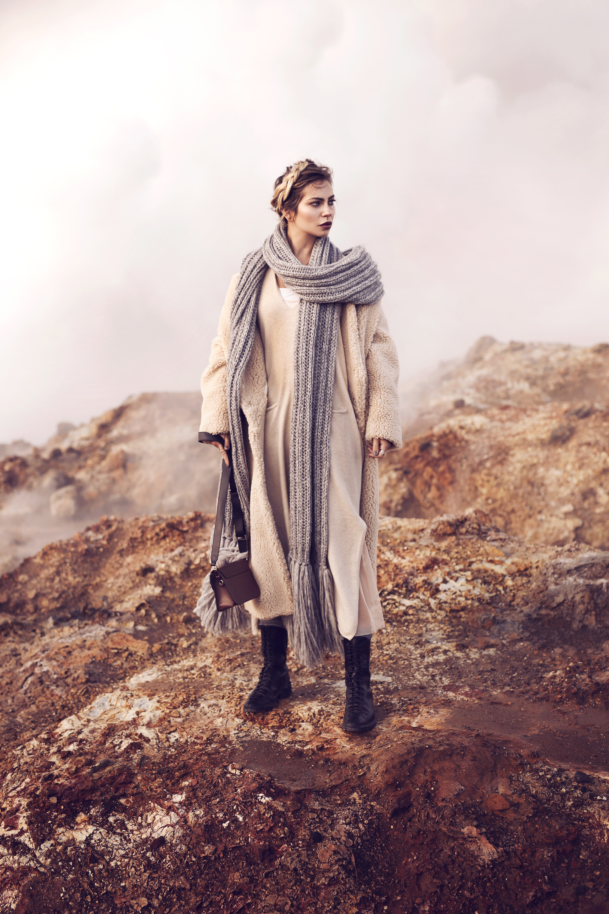 Iceland Fashion Editorial Shooting | outfit style: winter, long shearling coat, casual, comfy, light, warm, cashmere