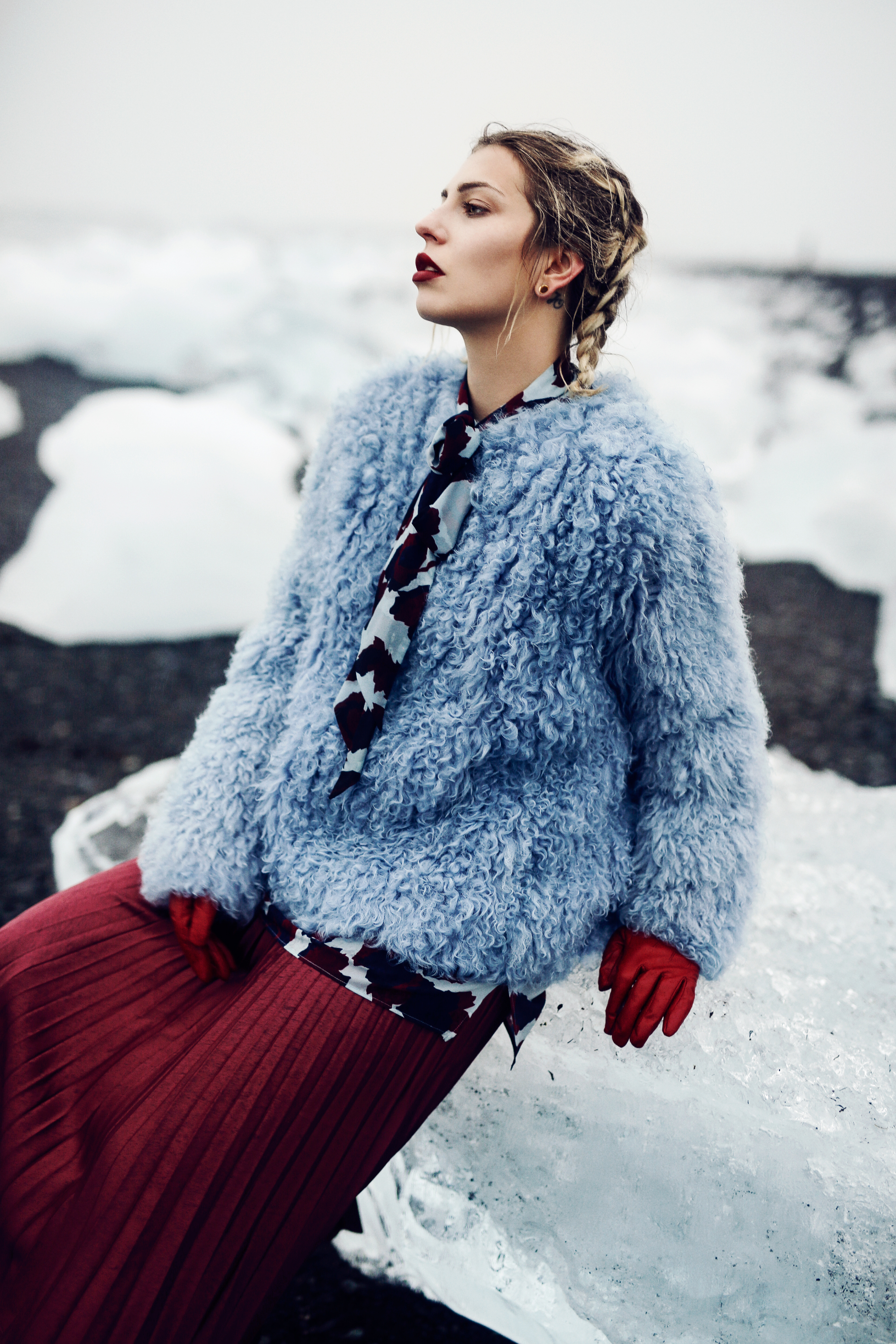 Diamond Beach | Ice princess editorial | location: Jökulsarlon | style: chic, colorful, plissee skirt, sexy, winter