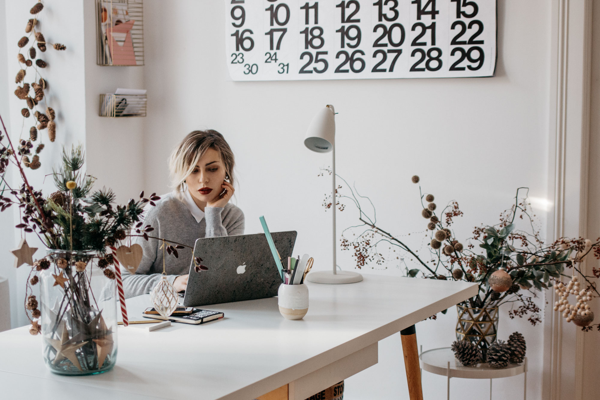 organisation inspiration | white home office