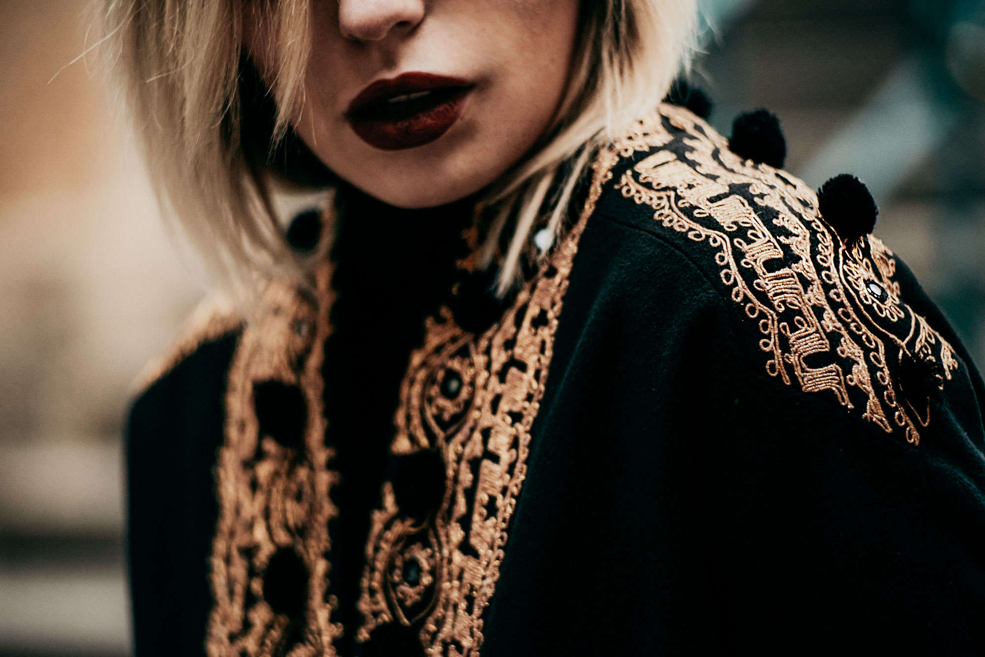 Wishes for 2017 | style: russian, glamorous, folklore, black, golden embroidery, festive, Christmas, vintage | fashion editorial shooting in Berlin