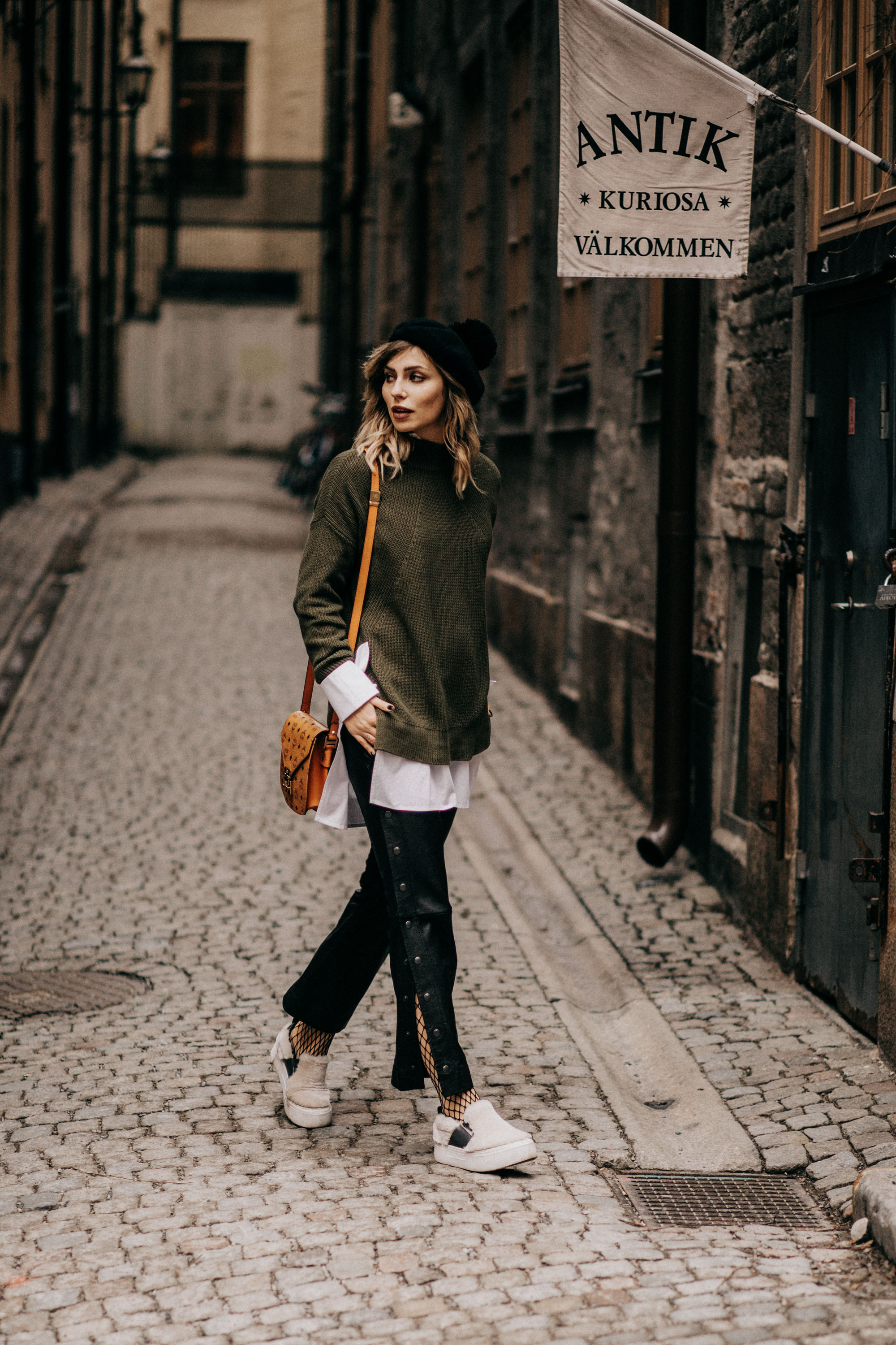 Fashion Week Outfit for Stockholm & Kopenhagen | street style | labels: Lala Berlin, statement sleeves blouse from Edited