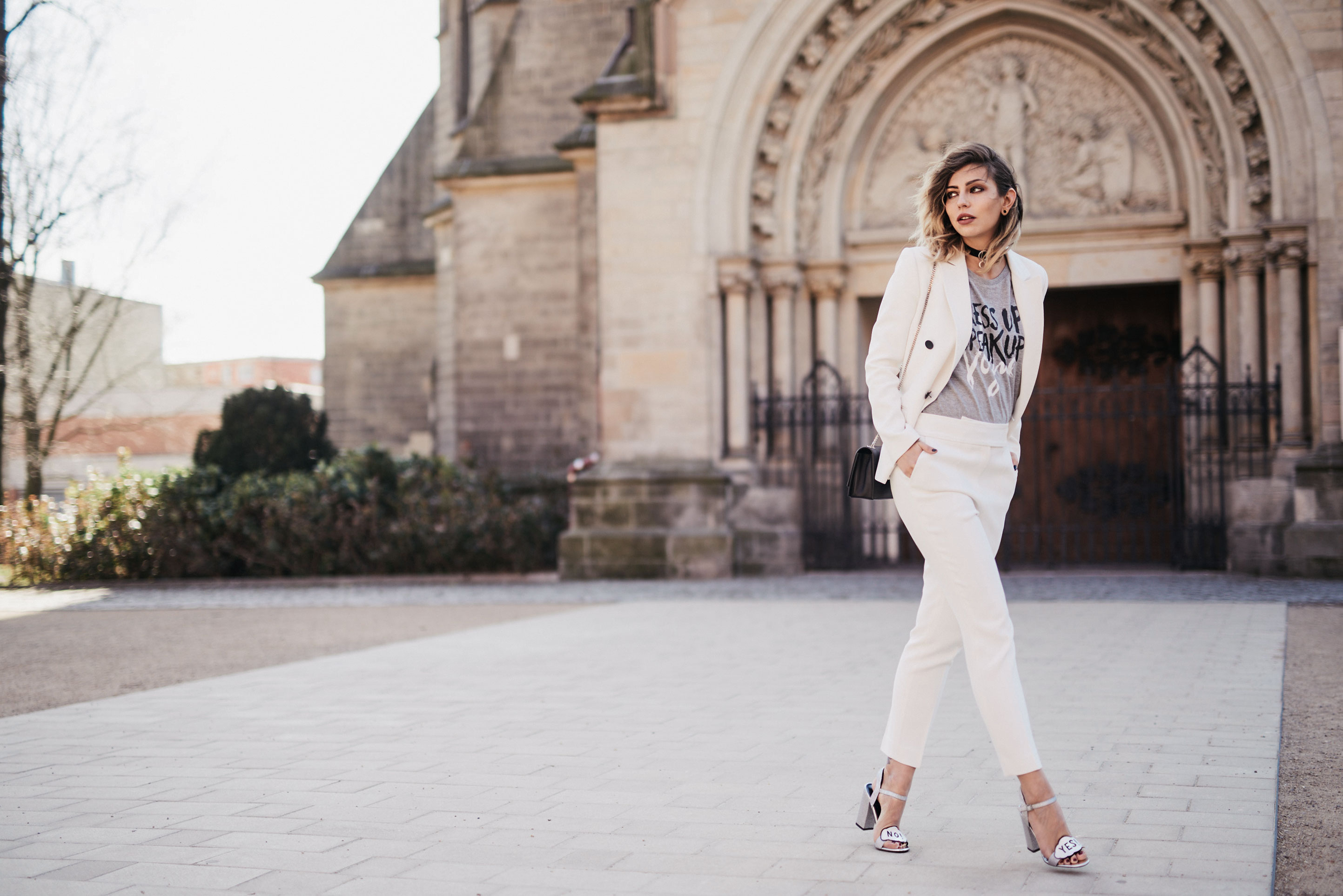 How to wear a white two piece and some thoughts about the Insta-Hate | Instagram, Instagate | style: cool, business, chic, effortless, minimalist, boyish, tomboy | taken by: Masha Sedgwick, Blogger from Berlin