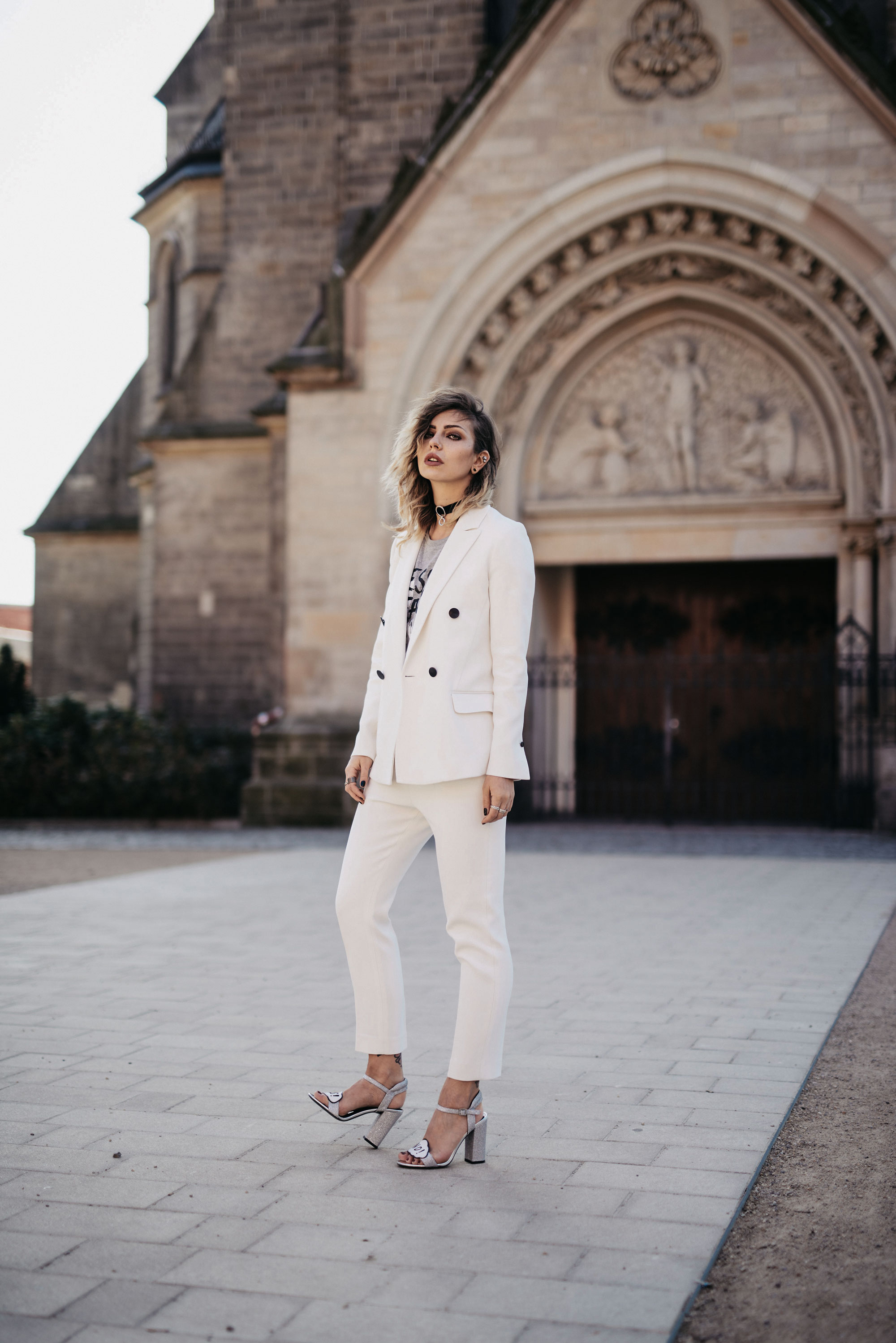 How to wear a white two piece and some thoughts about the Insta-Hate | Instagram, Instagate | style: cool, business, chic, effortless, minimalist, boyish, tomboy | taken by: Masha Sedgwick, Blogger from Berlin