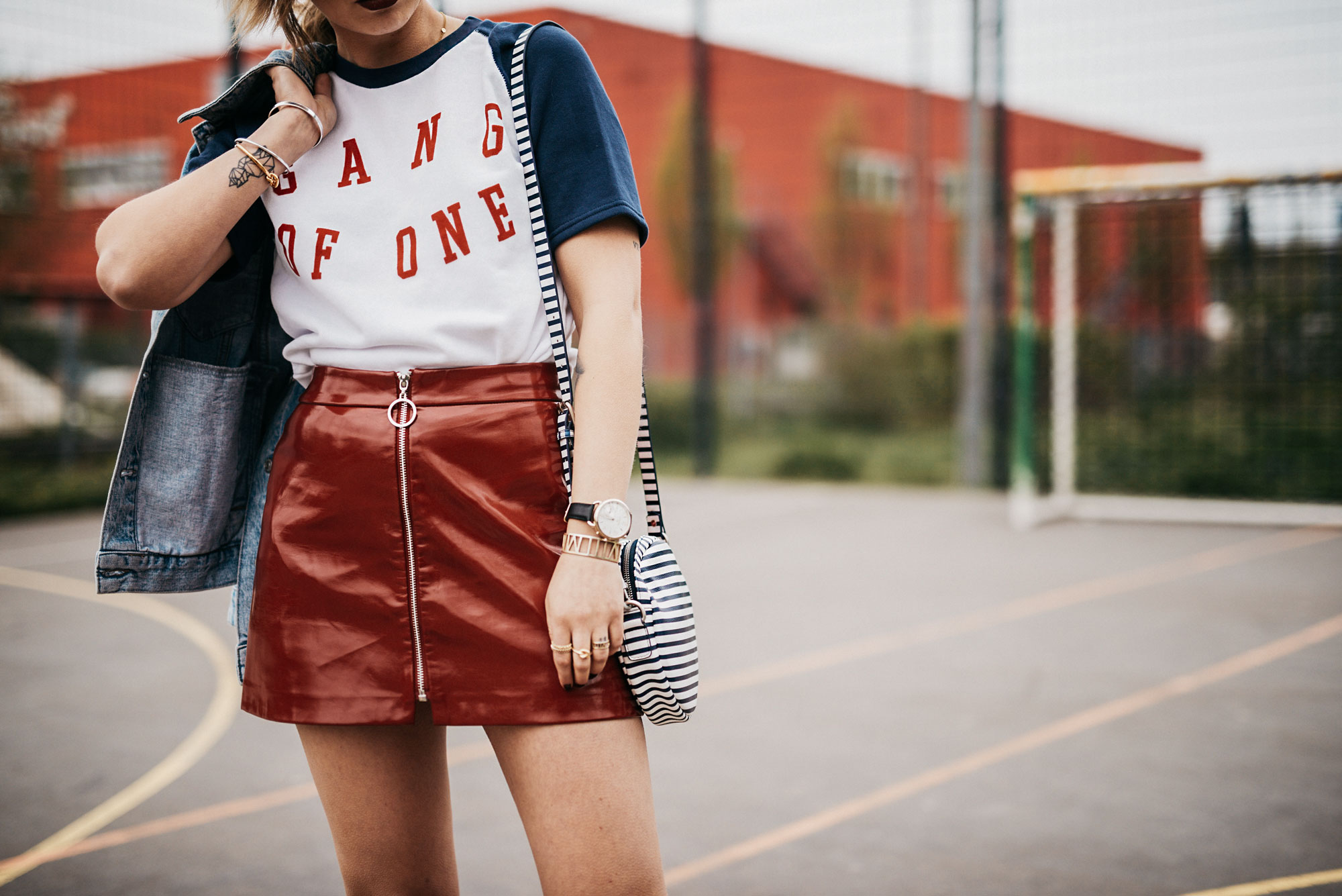 Fashion trends this Sommer 2017 | stripes, colorful sunnies, sneakers, vinyl skirt, statement shirts | Fashion Editorial Shooting | style: athleisure, sporty, sexy, trend, cool | brands: Tommy Hilfiger, Zoe Karssen, Veja, Na-kd, Zara