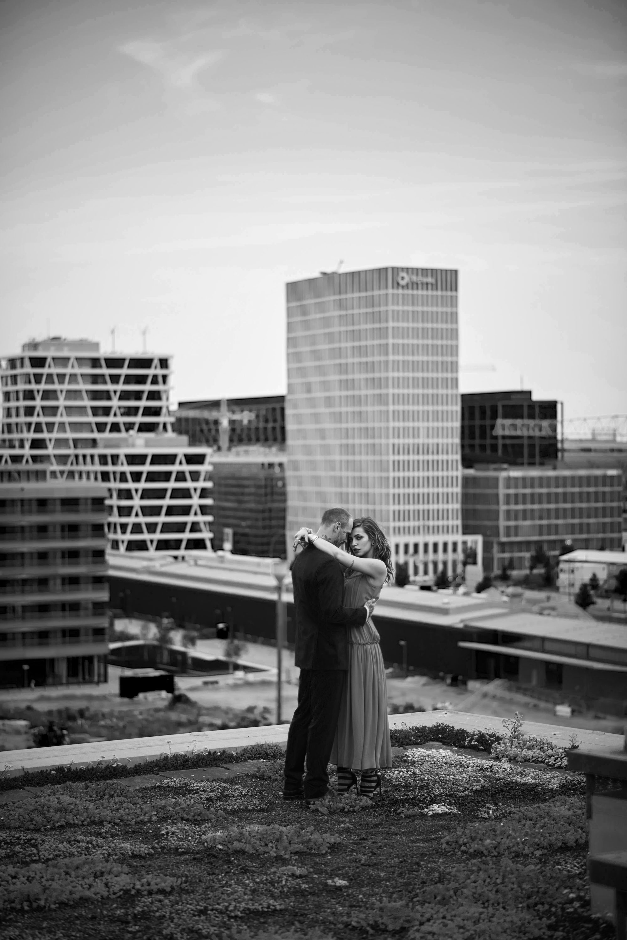 Masha Sedgwick with boyfriend Swen Losinsky in Berlin | Blogger Editorial Shooting for the new Armani fragrance 'Stronger with you' and 'because it's you' | Location: industrial rooftop in Berlin when the sun goes down | personal thoughts about the issue 'what's the secret of a good relationship?' | style: evening dresses, love, couplegoals, couple, Tattoo