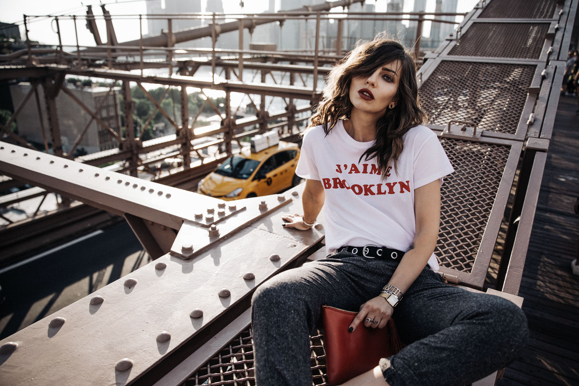 Brooklyn Bridge, New York | Statement Shirt | Blogger Fashion Editorial Summer Shooting | Dumbo | style: happy, freedom, college, edgy, sexy