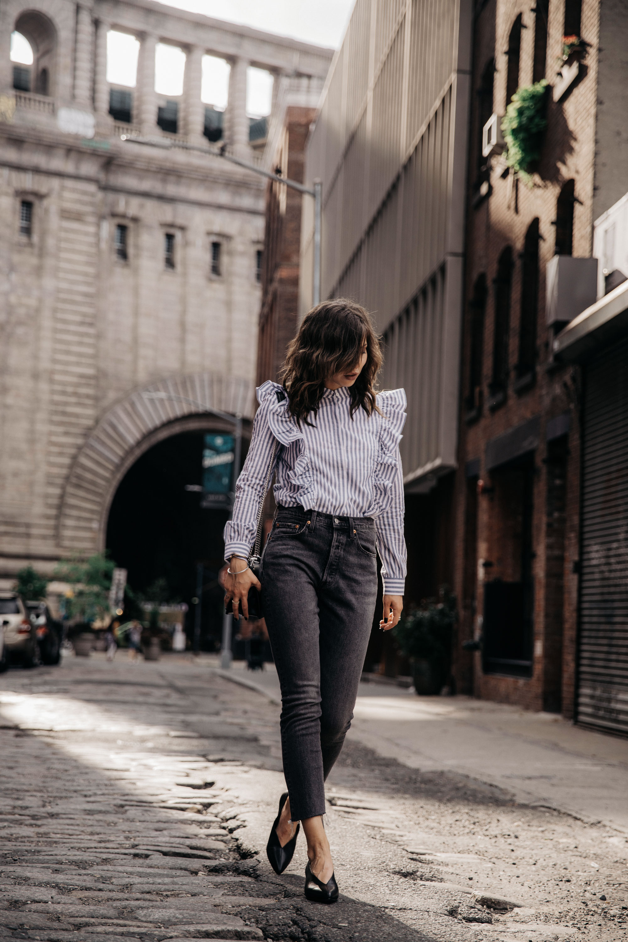 Brooklyn Bridge, New York | Statement Shirt | Blogger Fashion Editorial Summer Shooting | Dumbo | style: happy, freedom, college, edgy, sexy, chic | Labels: Levi's, Ralph Lauren