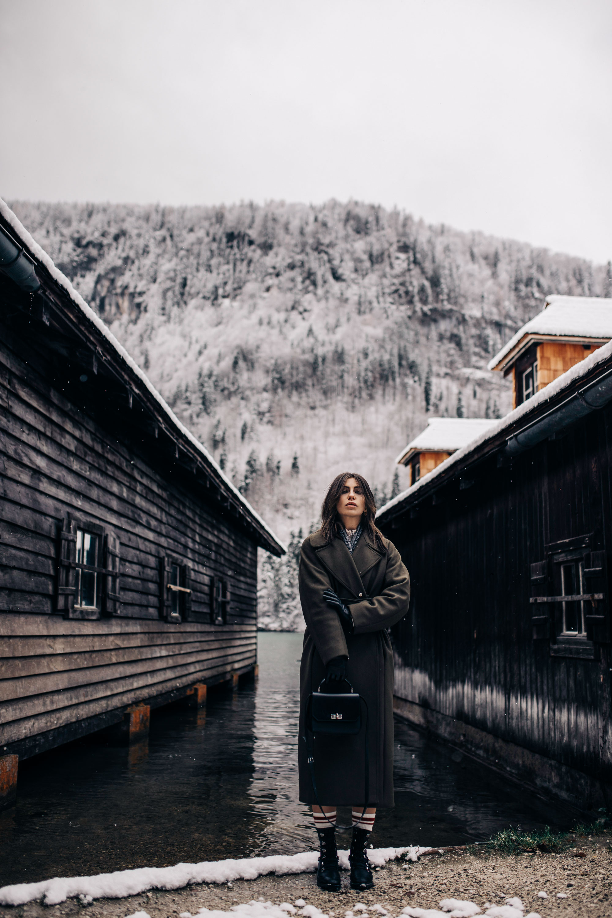 column about time | location: Königsberger See, Bavaria, Germany, Austria, mountains, nature, winter | fashion editorial shooting | generation Y