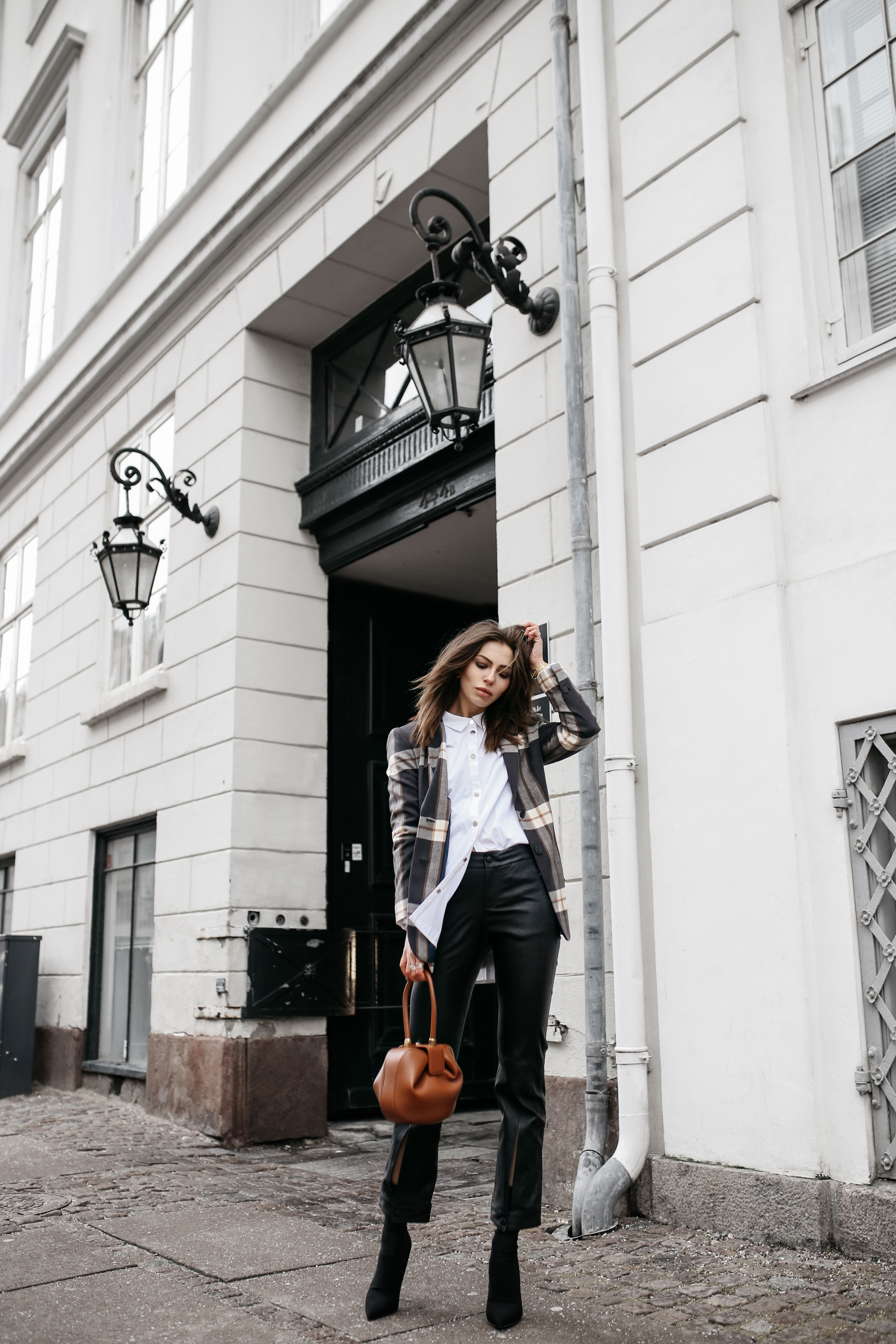 Street Style in Kopenhagen | Brands: Gestuz, By Malene Birger, Gabriela Hearst | Style: AW18 office, sexy, casual, business, edgy, checked, sophisticated | Fashion Blogger Editorial