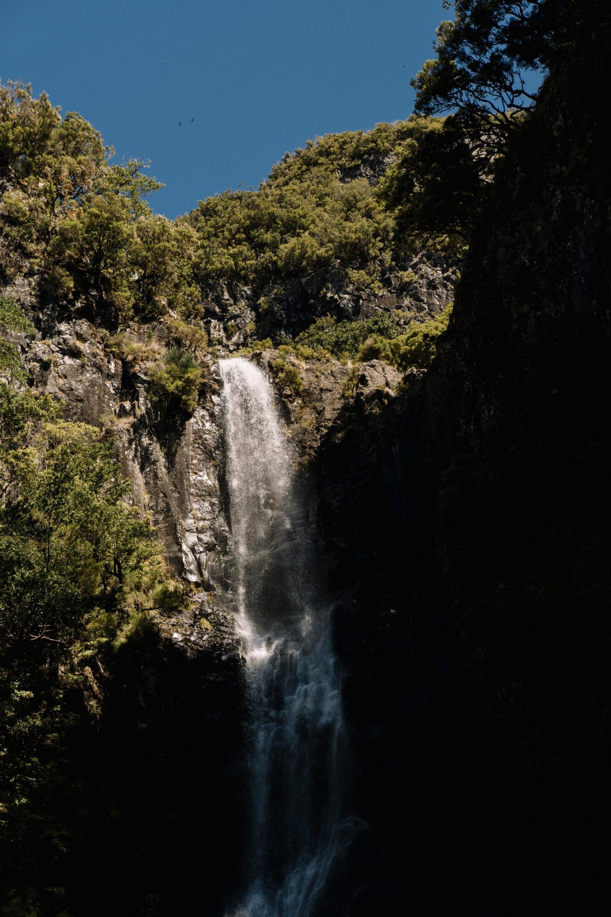 Travel diary to volcanic island Madeira, Portugal |
Waterfall, hiking in Portugal | travel tips Portugal islands