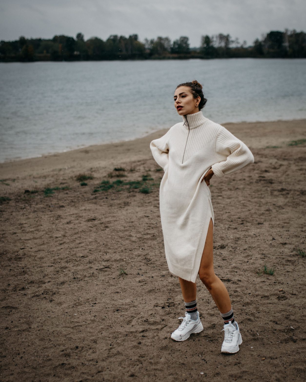 H&M x Pringle of Scotland | Design collection | 2019 | Autumn Winter | Editorial Shooting by Berlin based Fashion Blogger Masha Sedgwick | Lake Tegel | style: moody, comfy, clean 