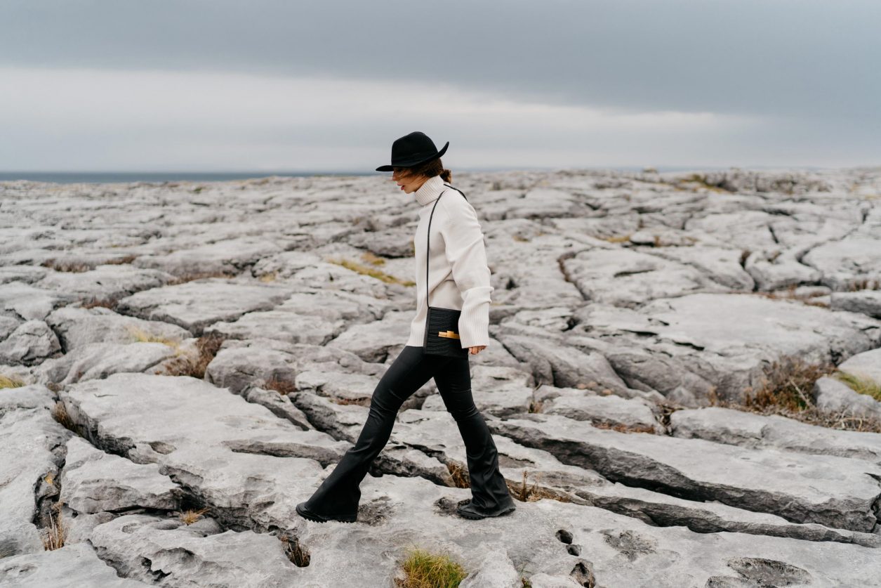 Streetstyle by Masha Sedgwick | Fashion and beauty blogger from Berlin, Germany | Travel photography at The Burren, Ireland | Travel look, Scandinavian outdoor fall winter editorial, cozy minimalistic monochrome outfit, new bottega, fashion editorial, glaciated karst landscape