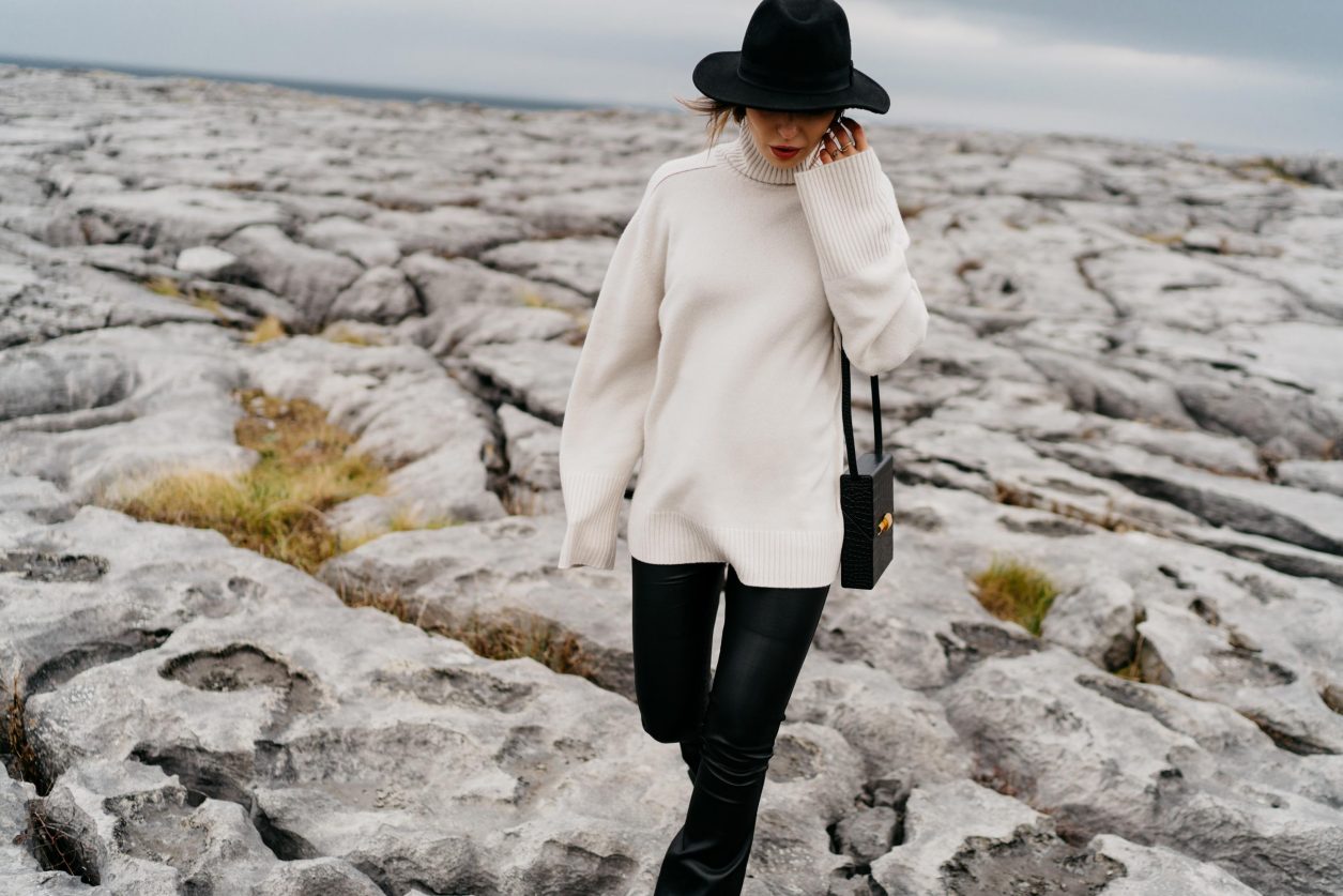 Streetstyle by Masha Sedgwick | Fashion and beauty blogger from Berlin, Germany | Travel photography at The Burren, Ireland | Travel look, Scandinavian outdoor fall winter editorial, cozy minimalistic monochrome outfit, new bottega, fashion editorial, glaciated karst landscape