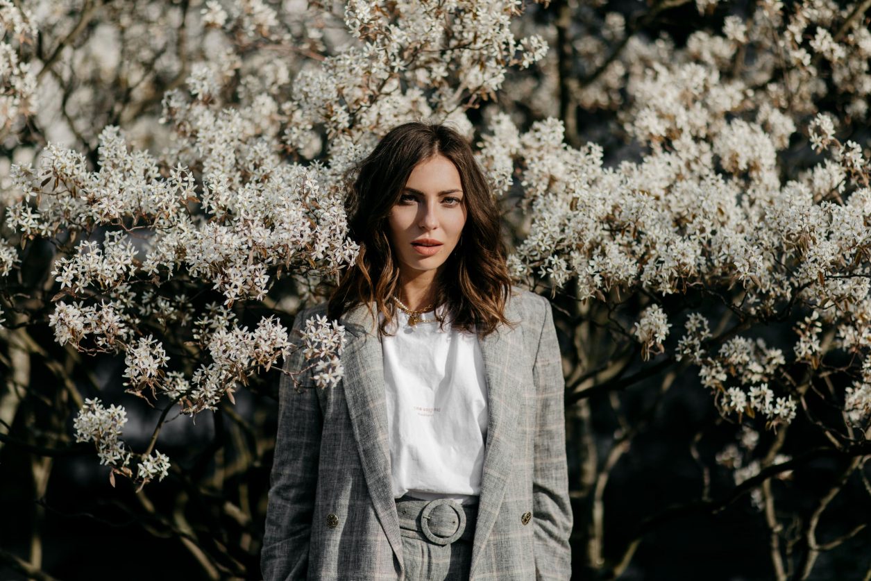 Streetstyle by Masha Sedgwick | Spring editorial, summer business suit with pants, outfit inspiration | Wearing linen beige checked shorts suit by Sandro Paris, white basic tee by Acne Studios