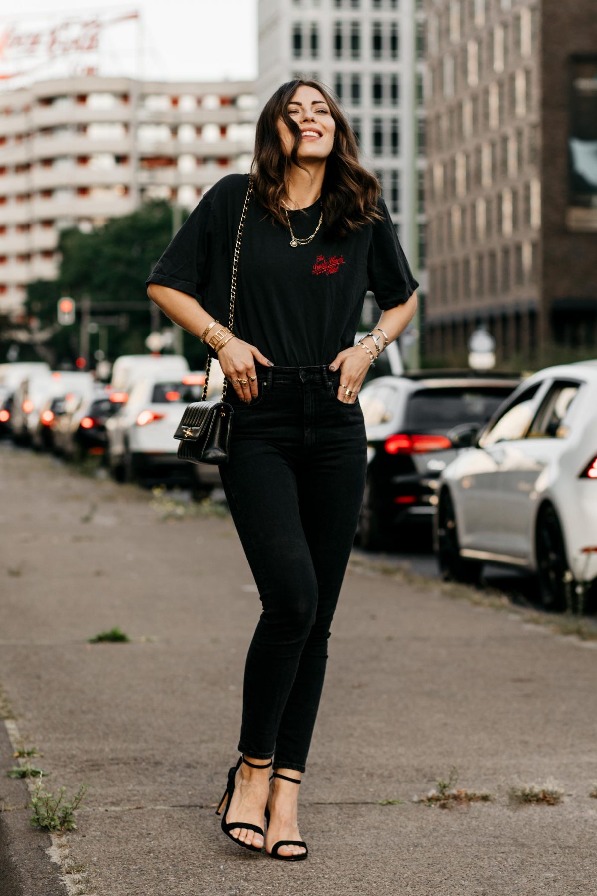 Sustainable Casual Classics: Skinny Jeans, Printed Shirt, Designer Bag