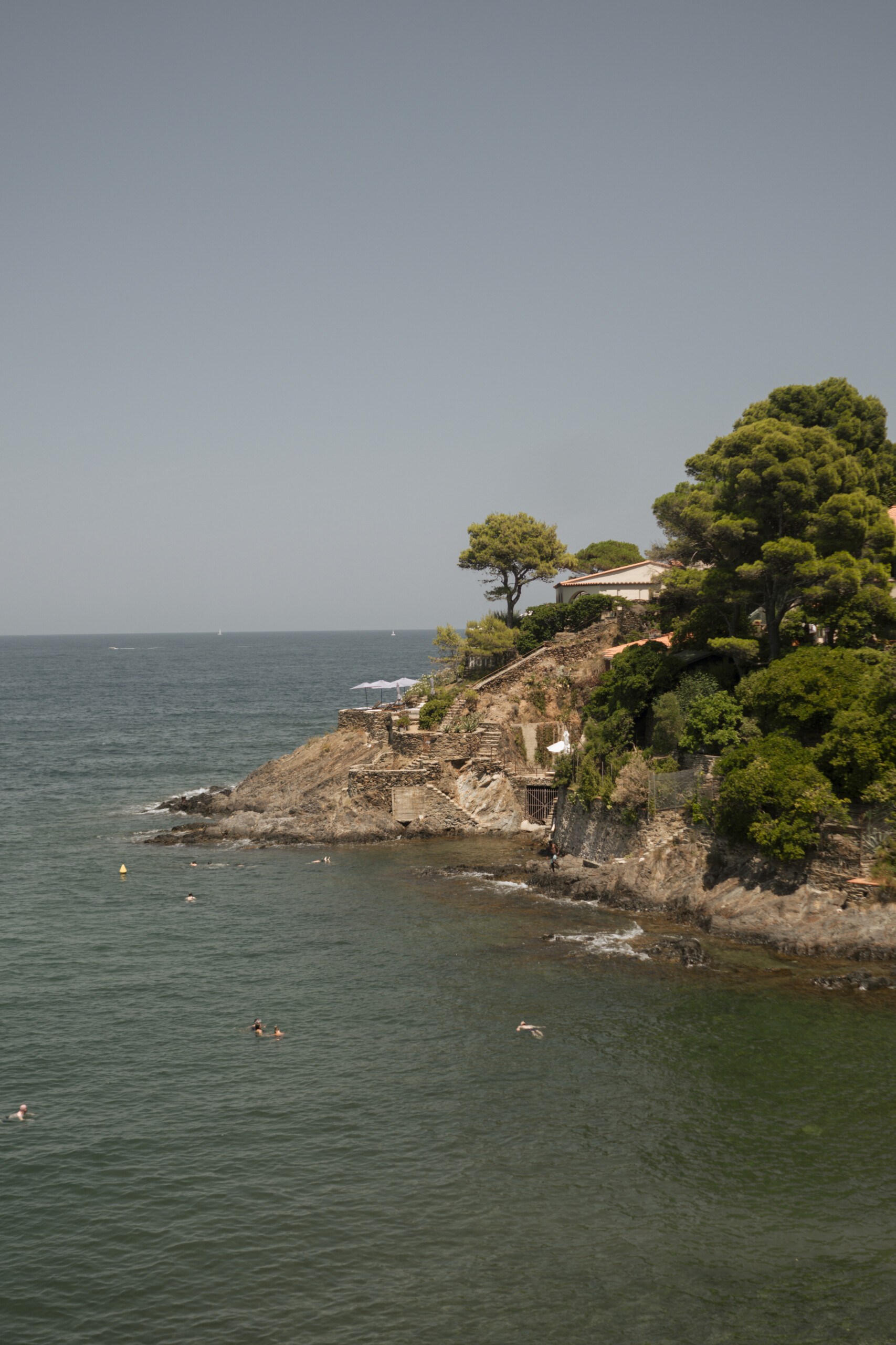 Bucht mit Kiesstrand an der Cote Vermeille